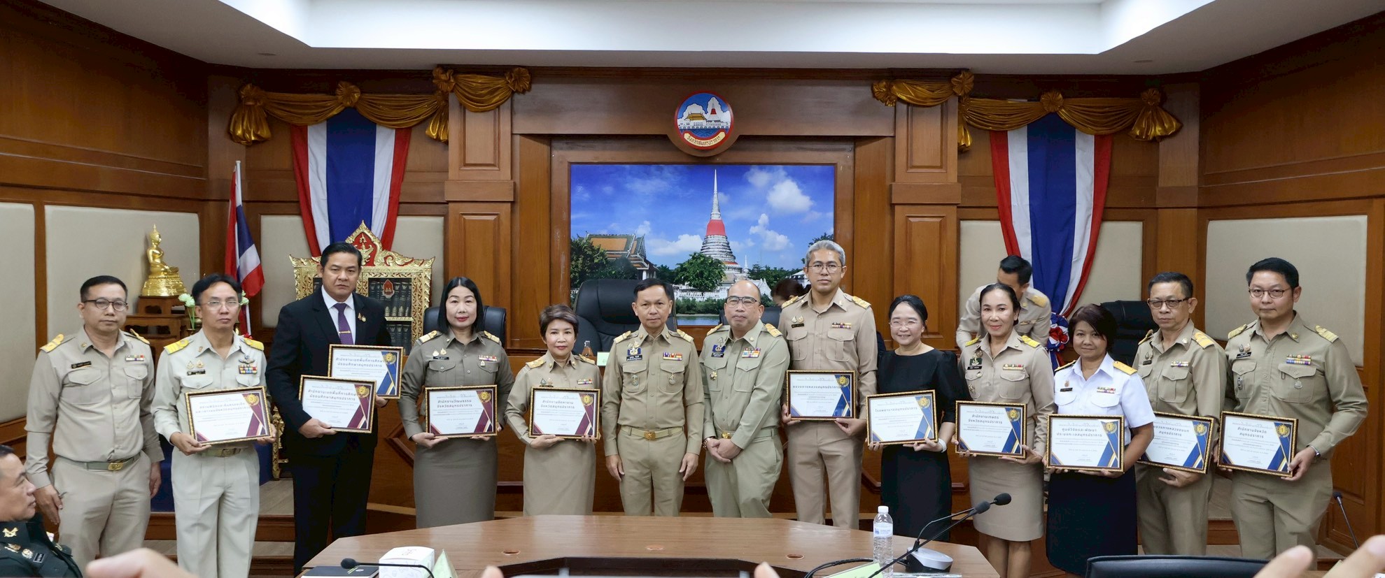 รับมอบเกียรติบัตร หน่วยงานของรัฐที่มีผลการใช้จ่ายเงินงบประมาณรายจ่ายลงทุนดีเด่นลำดับที่ 2 (ไตรมาสที่ 1)